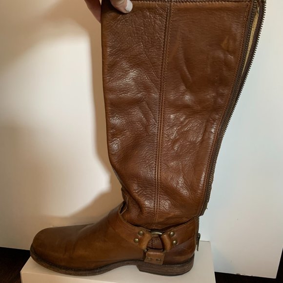 Classic Frye leather boots - great color, perfect for Fall! - Picture 5 of 7